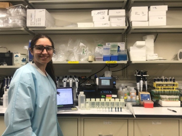 Florida International University DOE Fellow Silvina Di Pietro performs soil and groundwater experiments at Pacific Northwest National Laboratory.